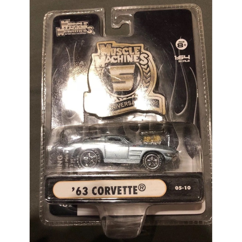 Muscle Machines 5th Anniversary Edition '63 Corvette Silver 05-10